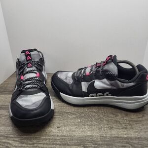 Nike ACG Lowcate SE Black Hyper Pink Hiking Trail DR1030-001 Men’s Size 10